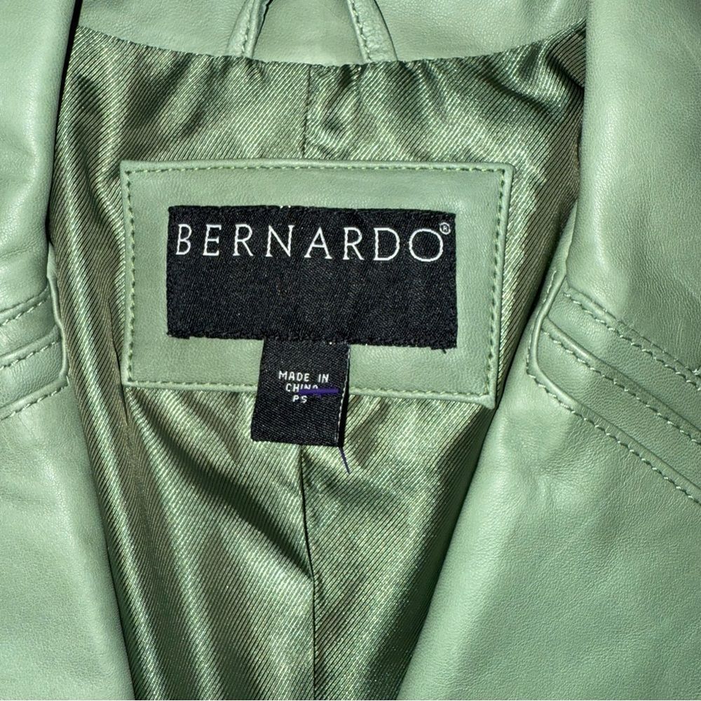 Bernardo Women's Green Leather Jacket - Picture 7 of 7